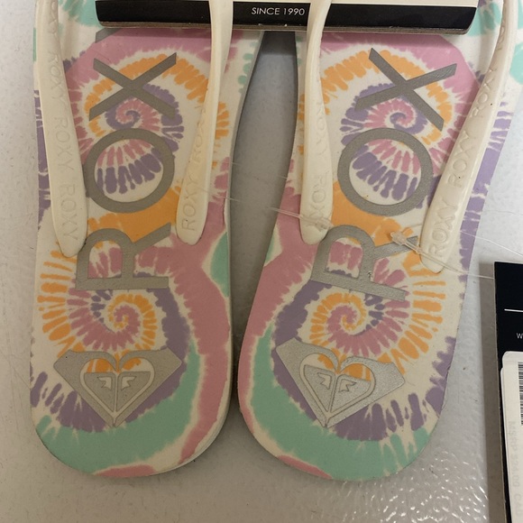 2 for $20 🌸 NWT Roxy Sandals - Picture 2 of 3